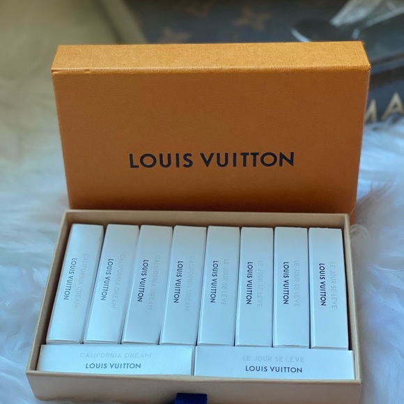 Louis Vuitton 2ml perfume - 3 included - Picture 3 of 4